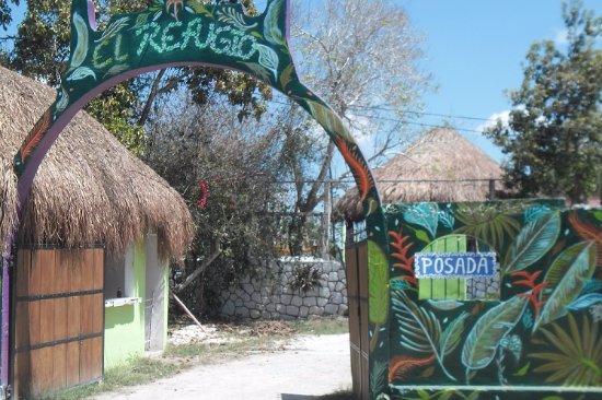 posada-el-refugio-entrance